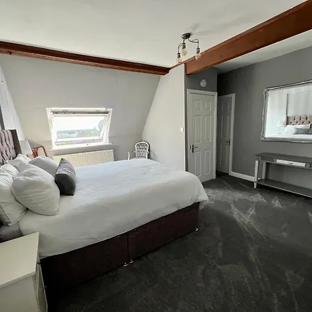 The Loft @ Brighouse Apartment Exterior photo